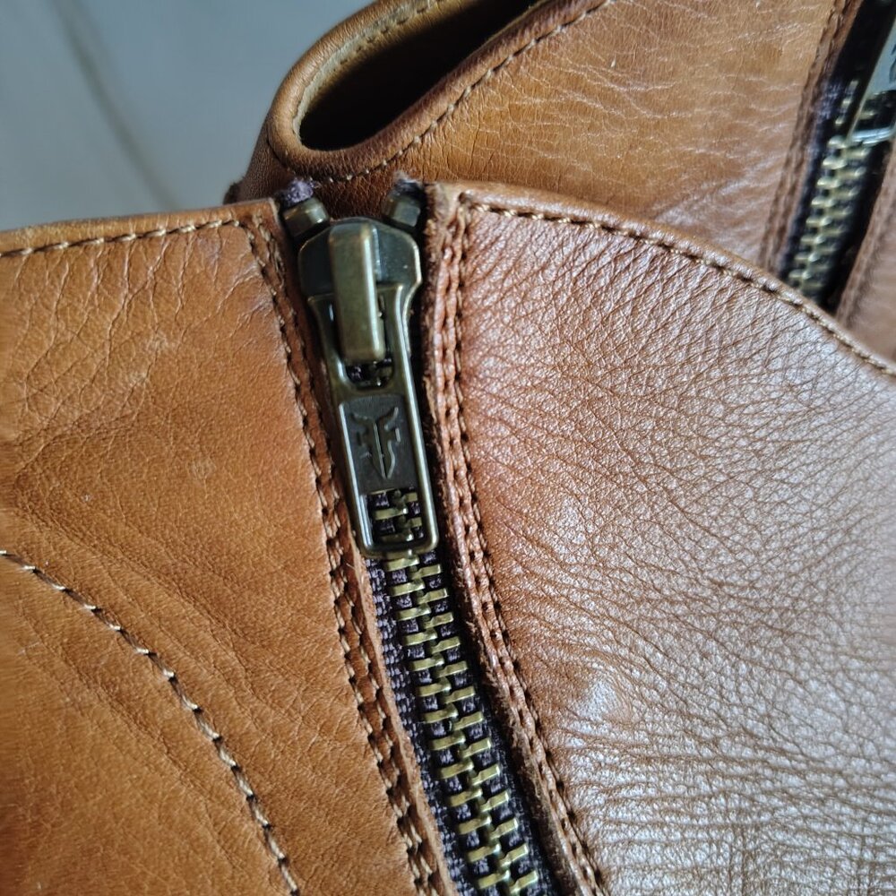 Women's Frye Ankle Boots size 8 - Picture 4 of 6